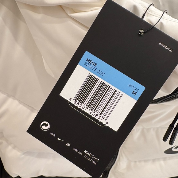 Nike White Puffer Jacket - Picture 2 of 4